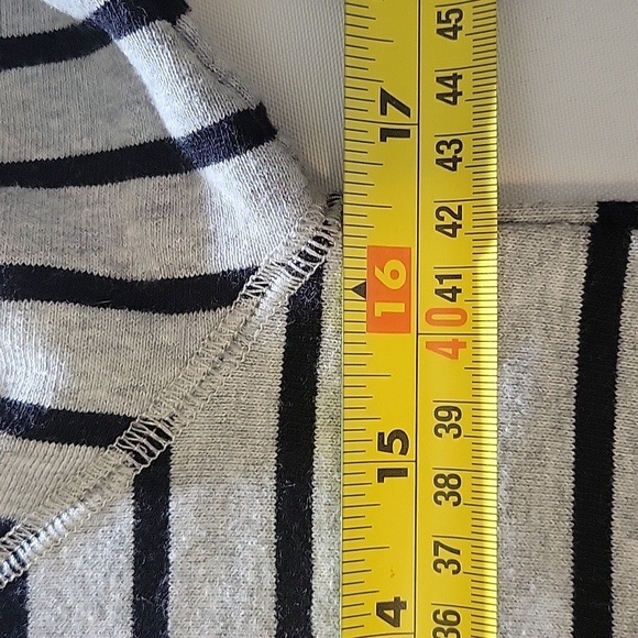 Divided Women's Sweatshirt Size XS - Picture 6 of 7